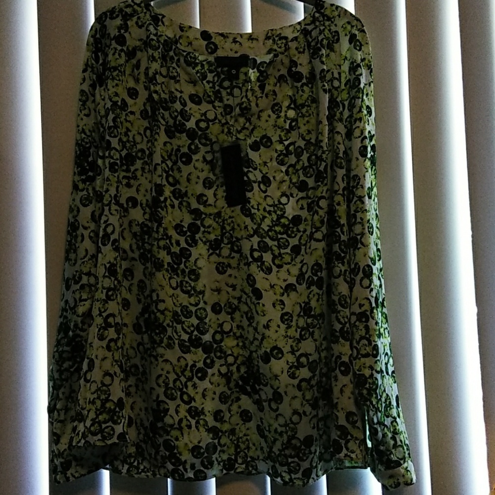 Worthington ladies long sleeve blouse